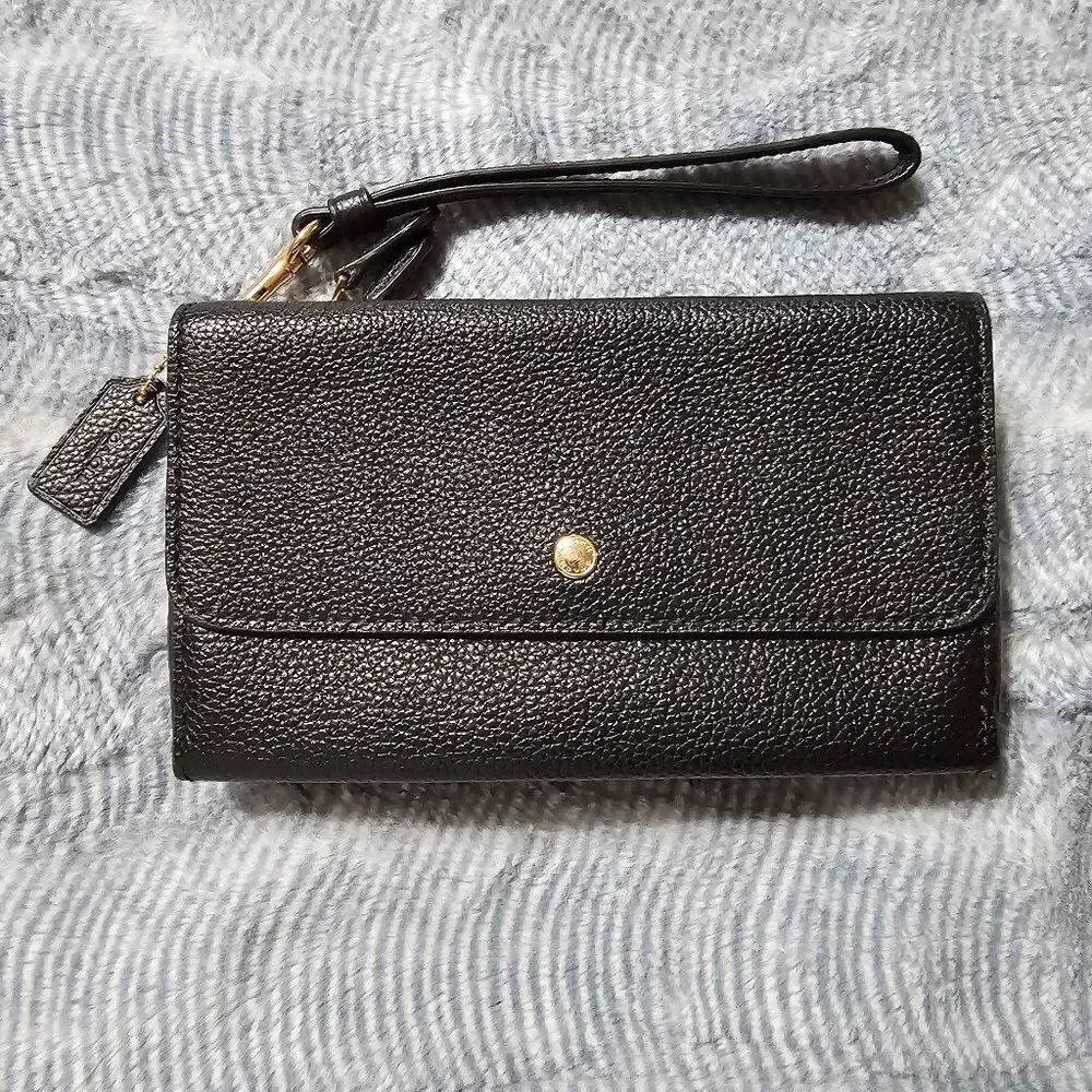 Coach Triple Small Wallet in black pebbled leather